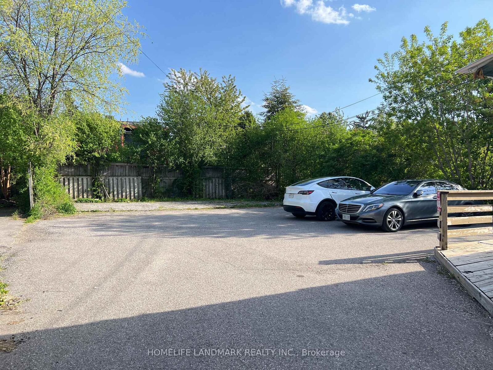 Property Photo: 149 Finch Avenue W ON M2N 2J1