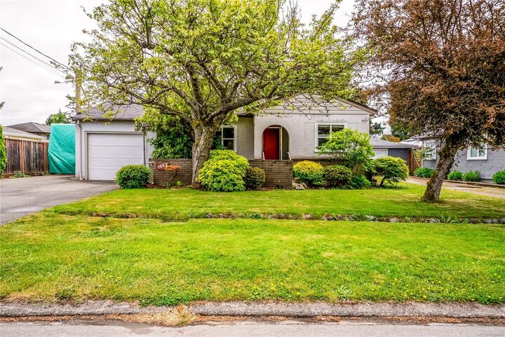 1663 Freeman Ave — photo 1