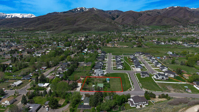 Property Photo:  165 N River Rd E  UT 84049 