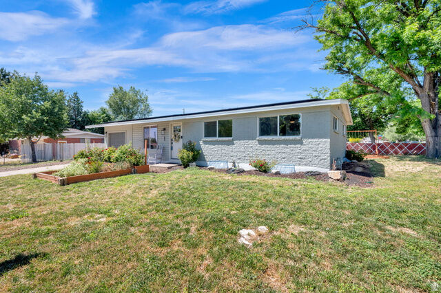 Property Photo: 55 E Diamond St N UT 84041