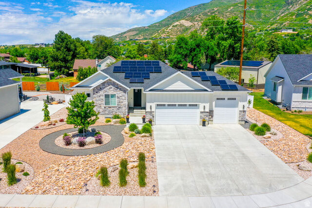 Property Photo: 2288 E Parkside Cir S UT 84403