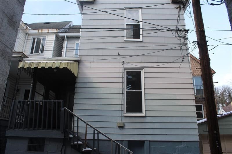 Property Photo:  577 Linden Way  PA 15033 
