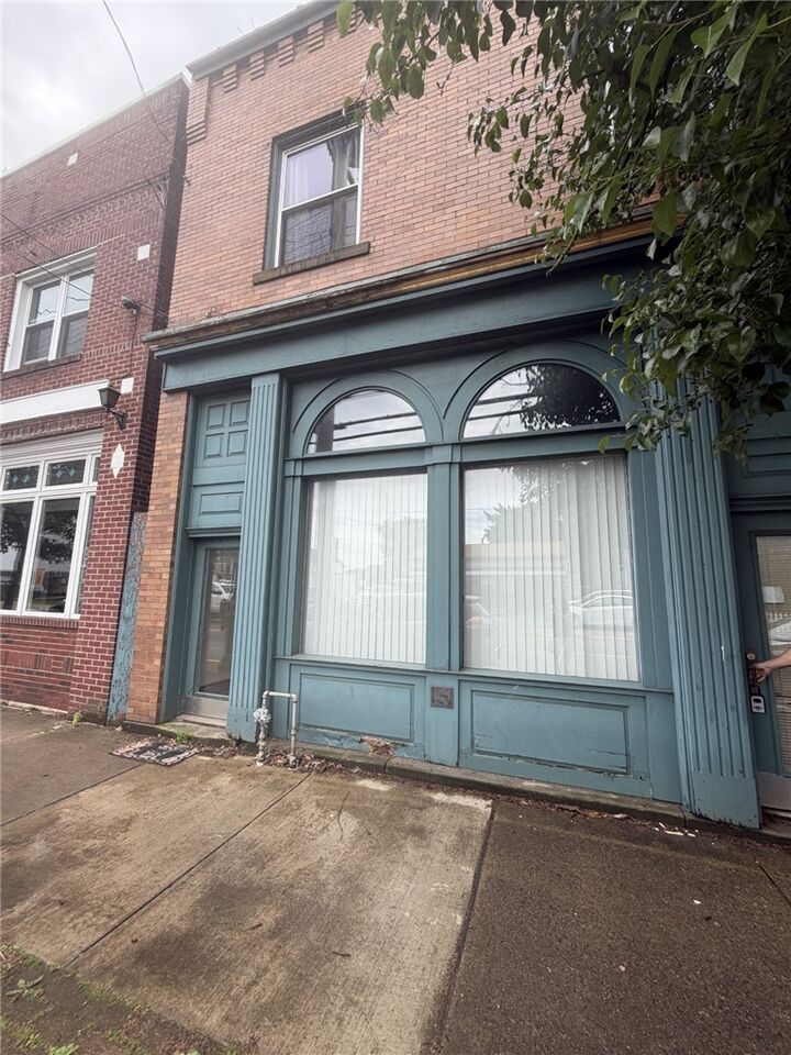 Property Photo:  546 California Ave  PA 15202 