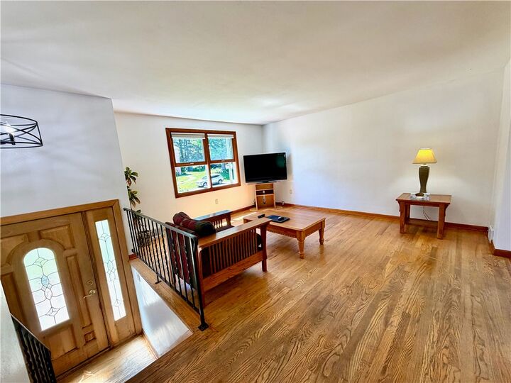 Property Photo:  302 Sun Valley Dr  PA 16066 