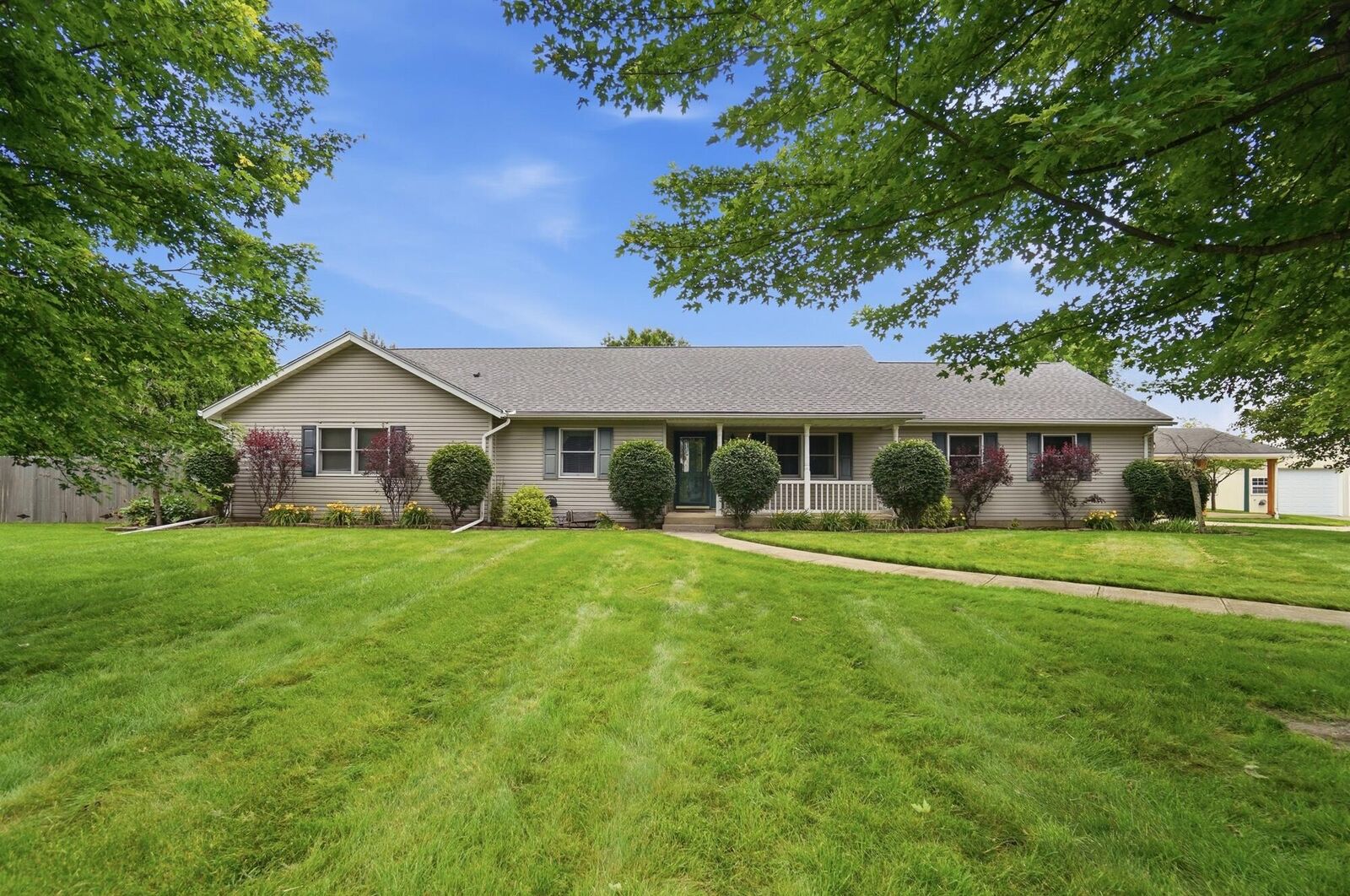 Property Photo:  1700 W Sparrow Road  OH 45502 