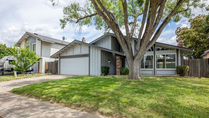 Property Photo: 2788 Catania Way CA 95826
