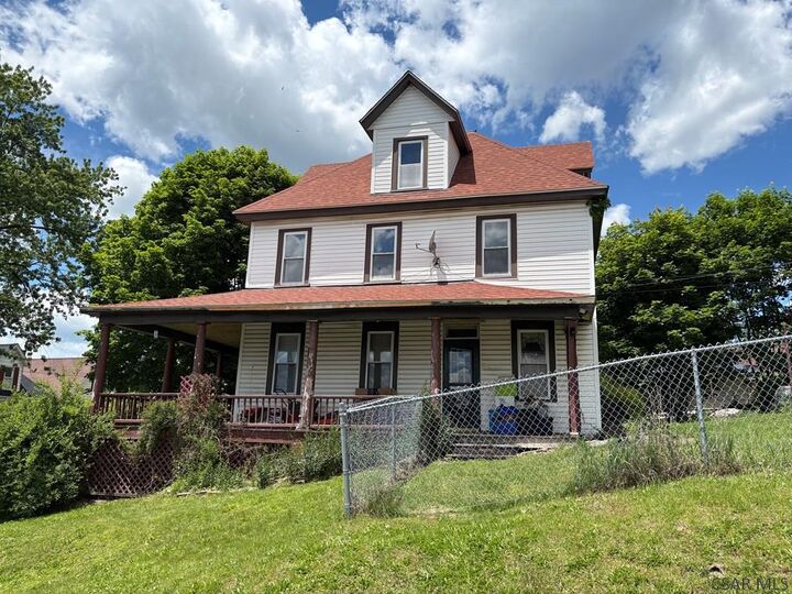 Property Photo: 913 Somerset Avenue PA 15963