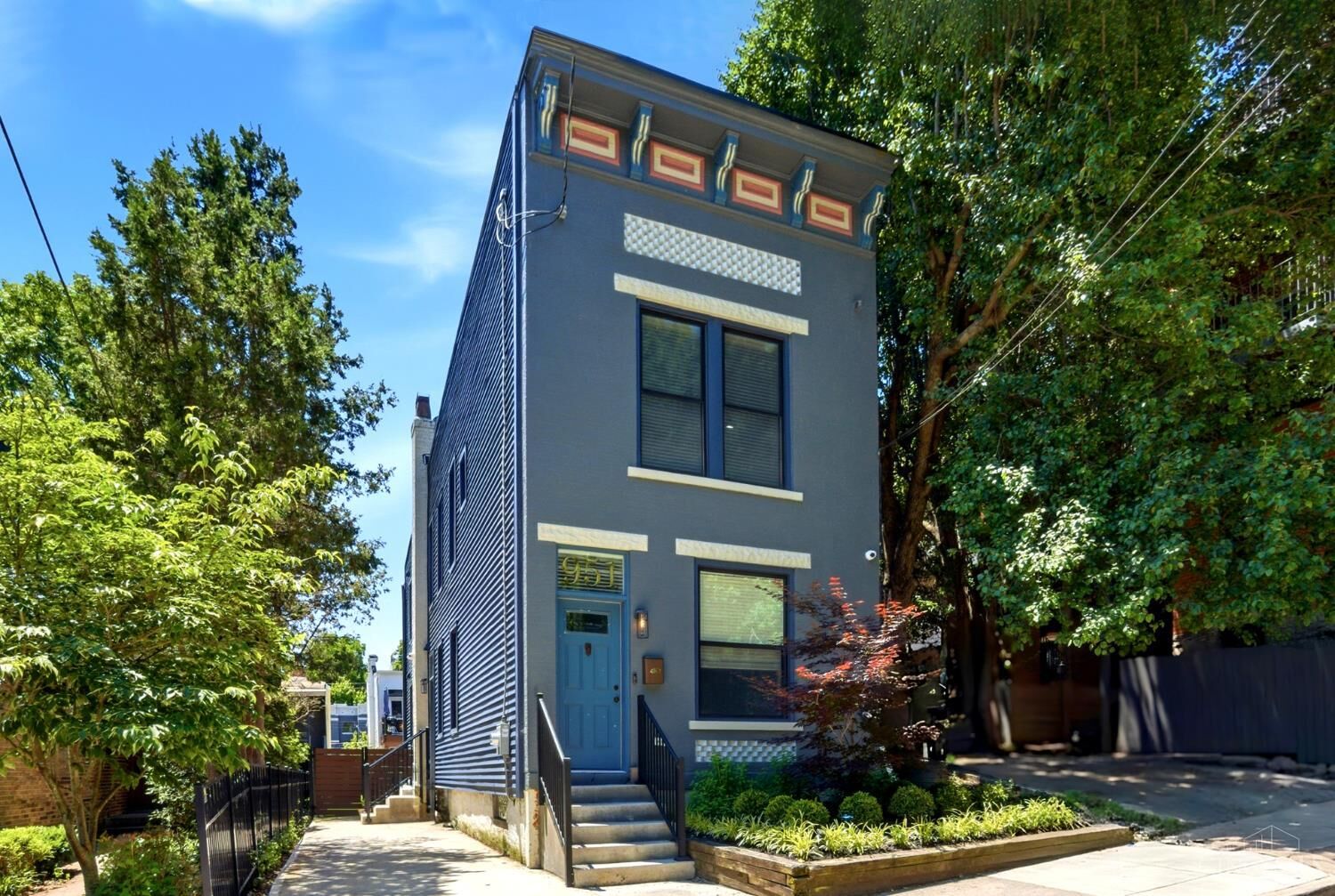 Property Photo: 951 Parkside Place OH 45202