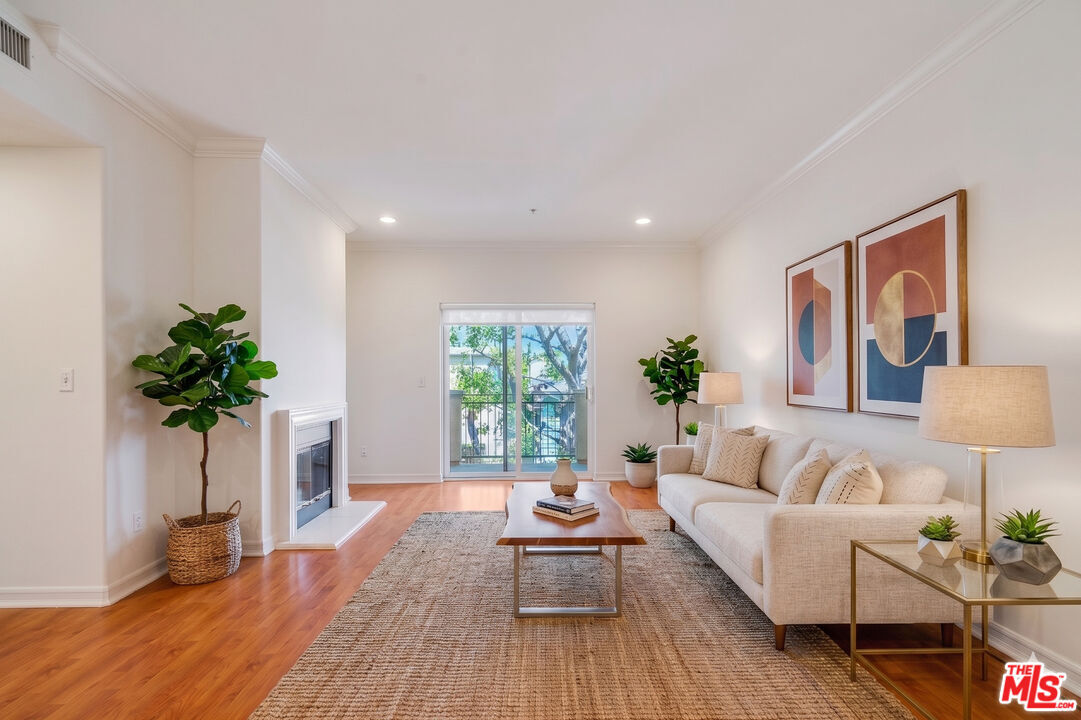 Property Photo:  2335 S Bentley Ave  CA 90064 