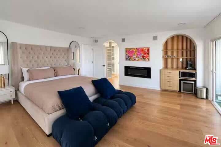 Property Photo: 4243 Don Carlos Dr CA 90008