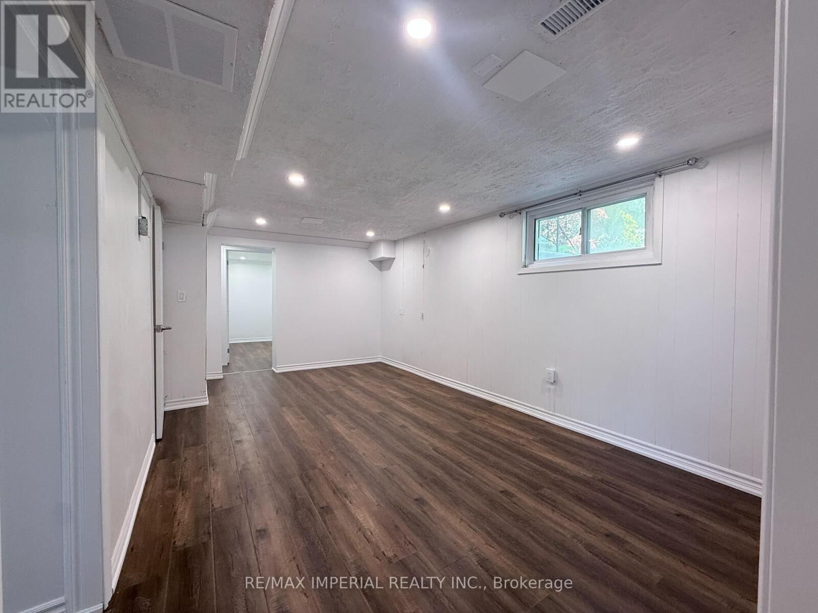 Property Photo:  69 Edgar Avenue Bsmt  ON L4C 6K2 