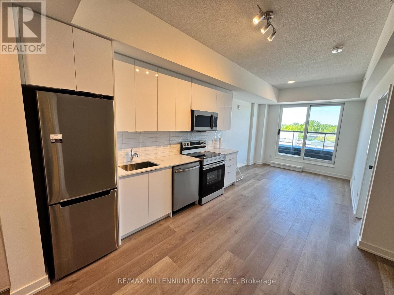 Property Photo:  33 Erie Avenue 513  ON N3S 2E7 