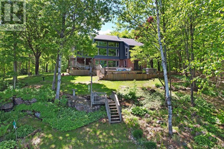 110 Rosebrugh Road — photo 1