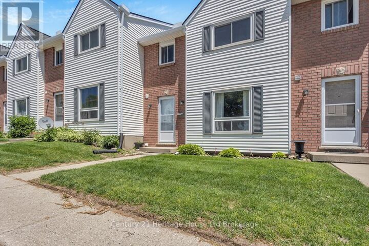 380 Quarterline Road 15 — photo 1