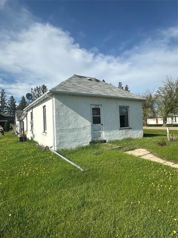 Property Photo: 112 Anderson Street East MB R0J 1P0