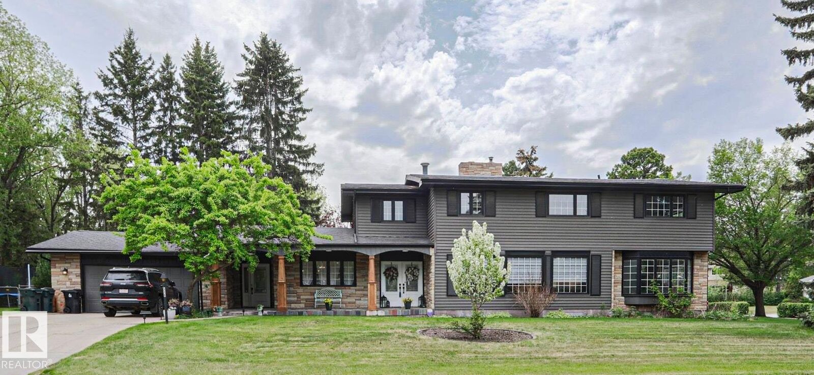 Property Photo: 516 McLeod Avenue AB T7X 0J5