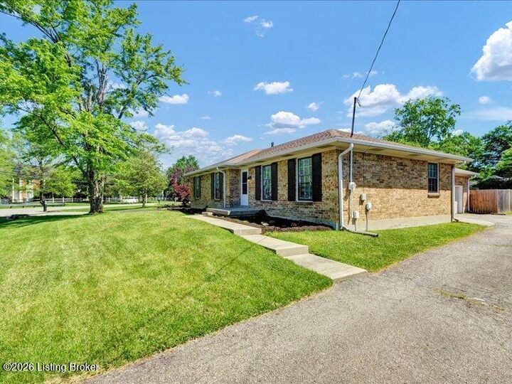 Property Photo:  309 Moser Rd  KY 40223 