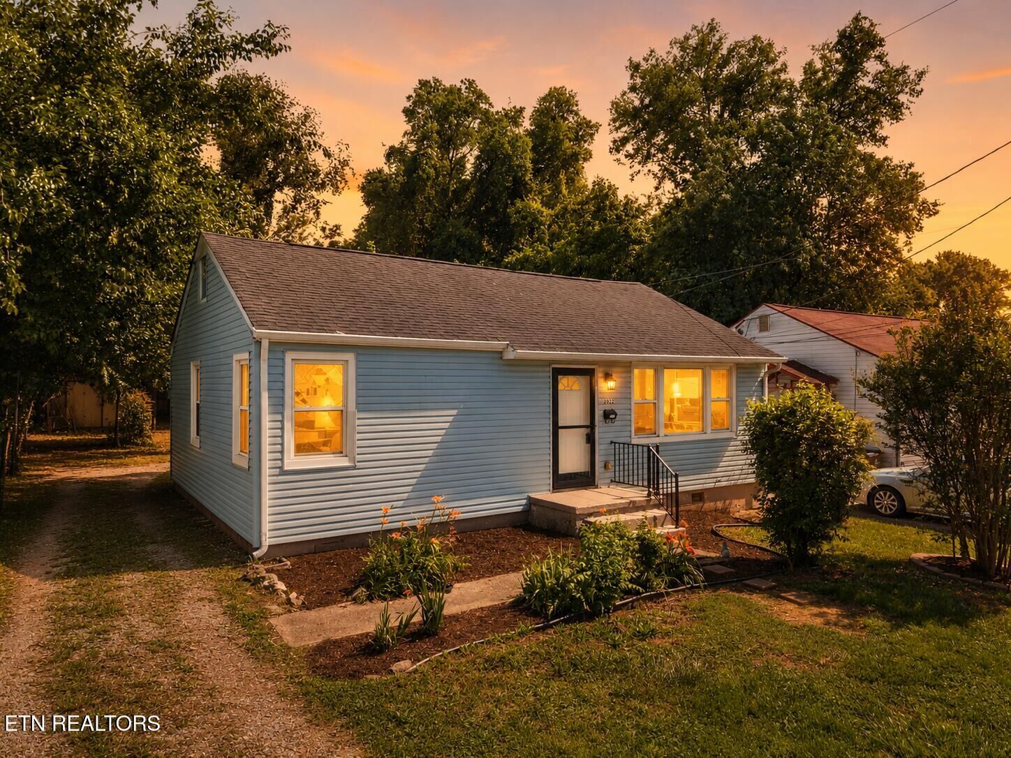 Property Photo: 2022 Seymour Ave TN 37917