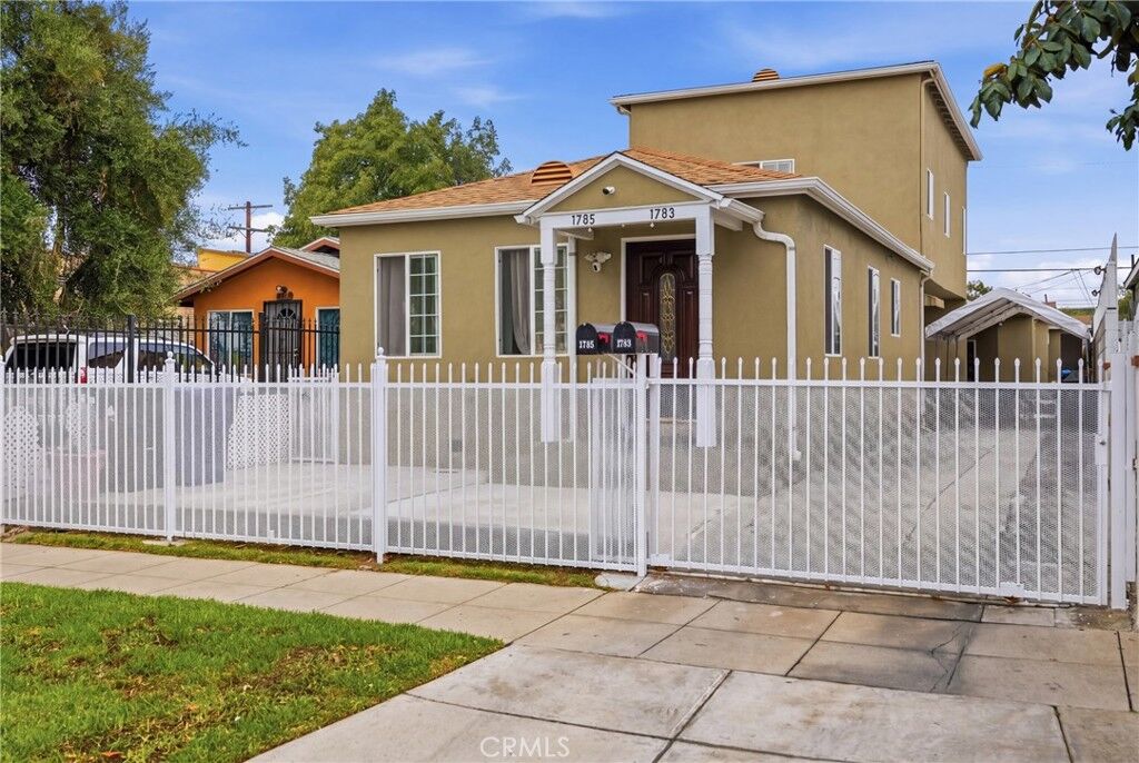 Property Photo:  1785 W 36th  CA 90018 