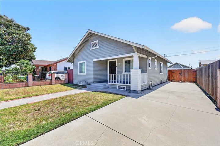 Property Photo:  156 E 70th  CA 90003 
