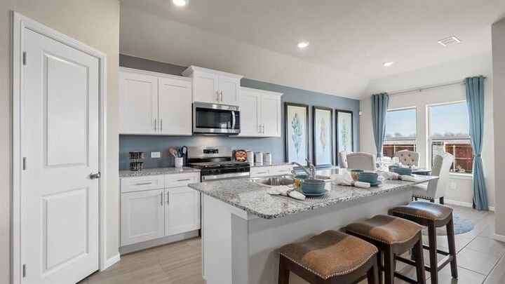 Property Photo: 9352 Subjeck Way TX 76108
