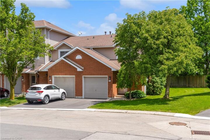 Property Photo:  386 Highland Road W 32  ON L8J 3P9 