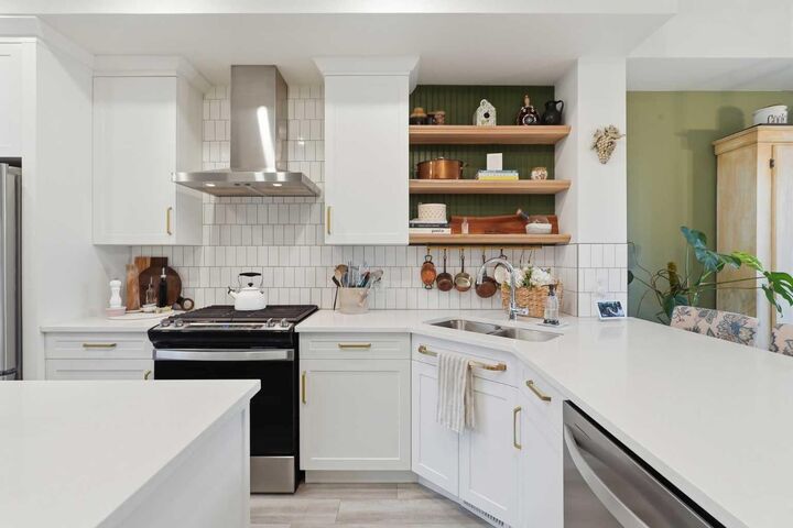 Property Photo:  7 Wolf Creek Drive SE  AB T2X 4W9 