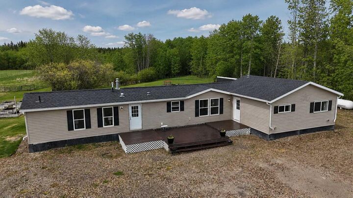 Property Photo: 17010 Township Road 542 AB T7E 3V4