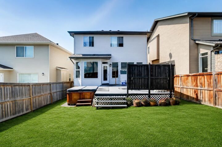 Property Photo: 265 Brightonwoods Gardens SE AB T2Z 0T4
