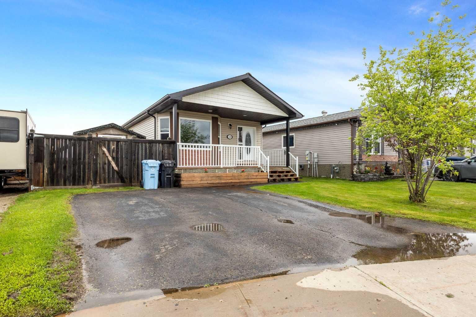 Property Photo:  140 Sumac Crescent  AB T9K 0H8 
