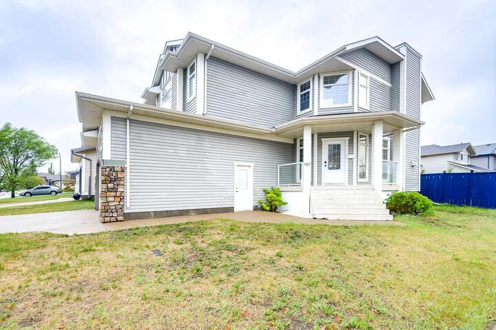 Property Photo:  167 Addington Drive  AB T4R 3L2 