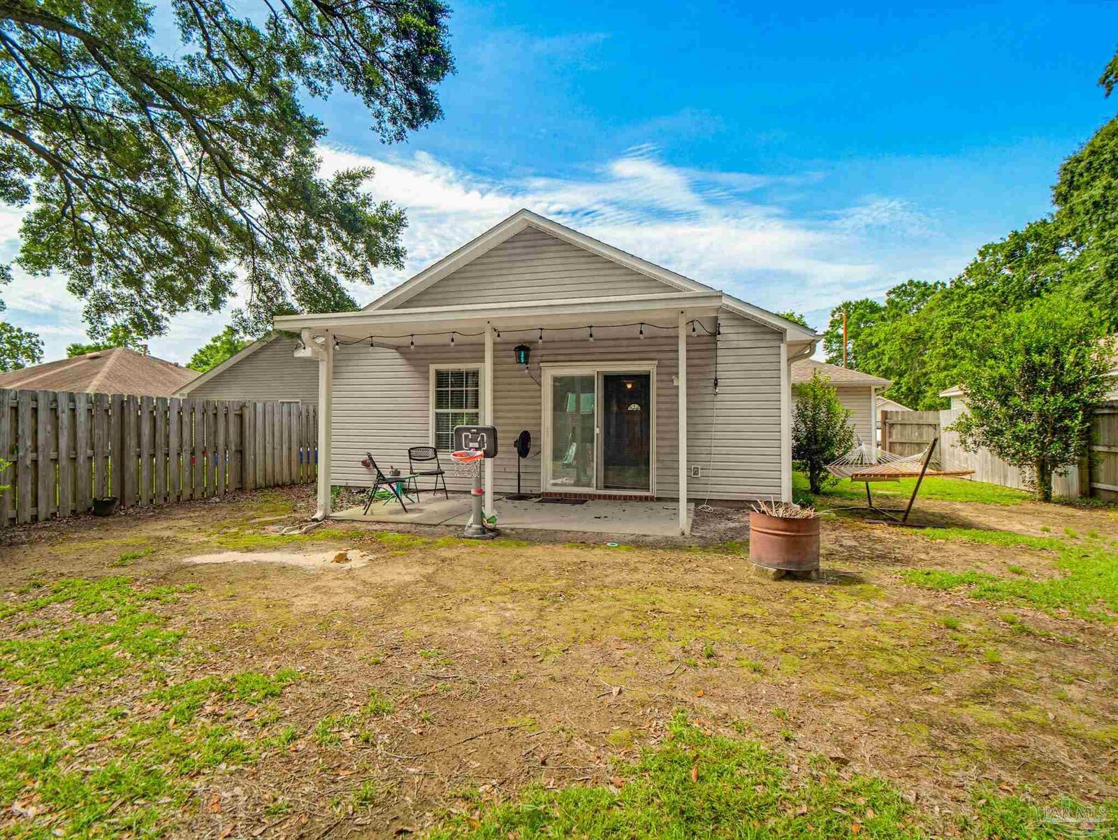Property Photo: 640 Calderwood Ct FL 32534