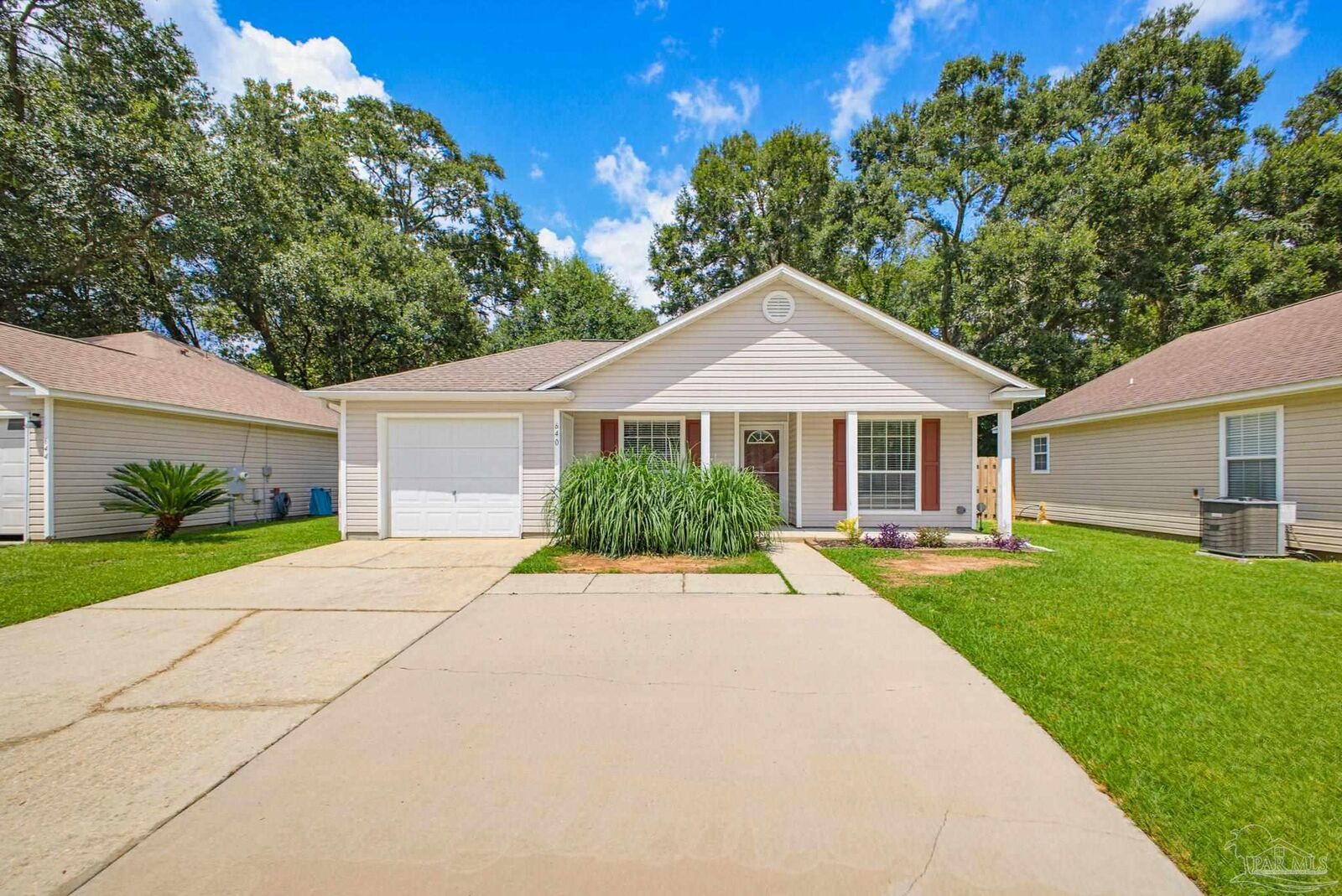 Property Photo:  640 Calderwood Ct  FL 32534 
