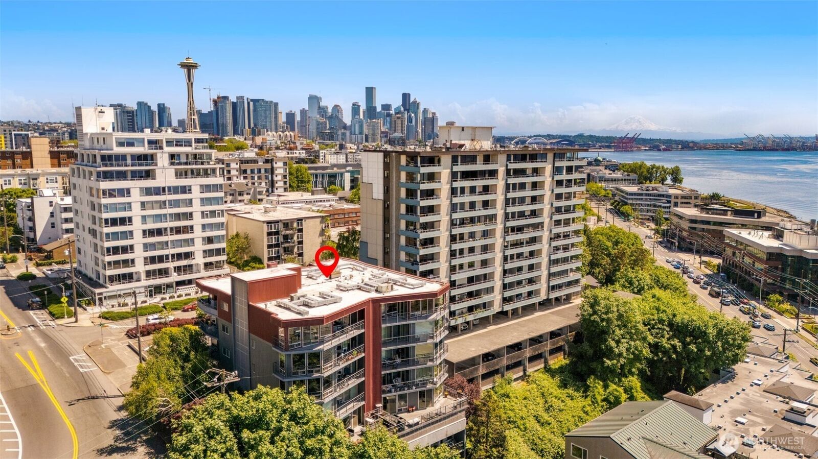 Property Photo:  507 W Mercer St 401  WA 98119 