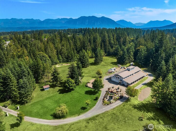 Property Photo:  6937  Lake Alice Road SE  WA 98024 