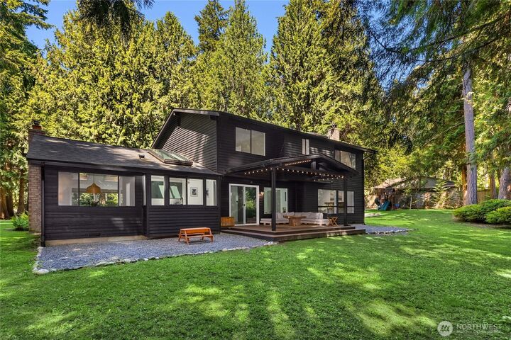 Property Photo:  6322 NE Lariat Loop  WA 98110 