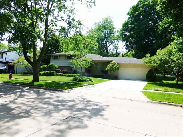 Property Photo:  16117 Alpine Drive  MI 48154 