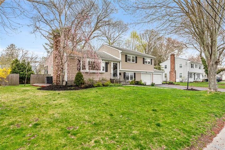 Property Photo: 7 Meadowbrook Drive RI 02806