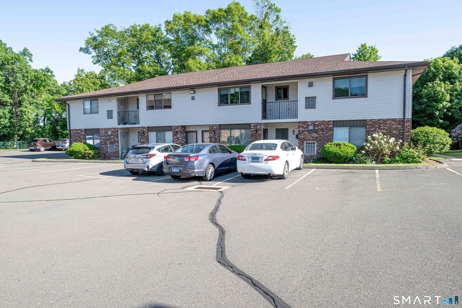 Property Photo:  140 Thompson Street 17C  CT 06513 