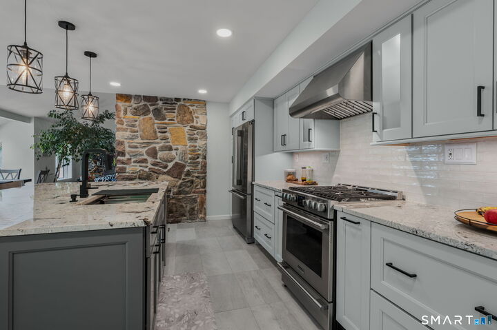 Property Photo:  18 South Road  CT 06334 