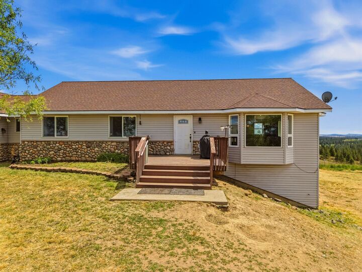 Property Photo: 36127 N Hart Rd WA 99122