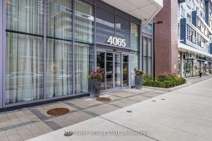 Property Photo: 4065 Confederation Parkway 3311 ON L5B 0L4