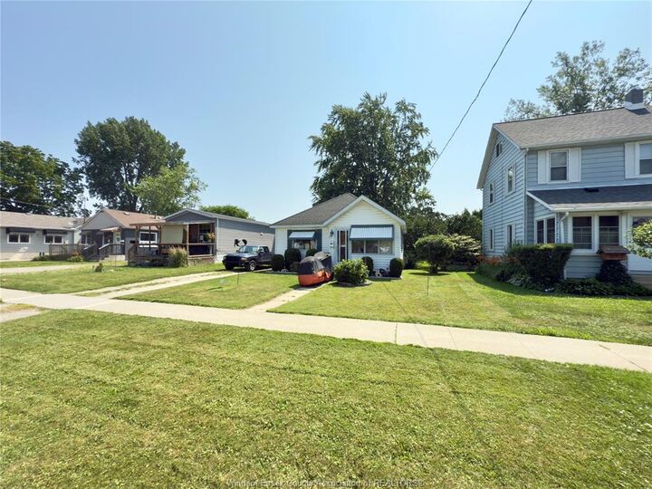 Property Photo:  83 Victoria Avenue  ON N9Y 1T2 