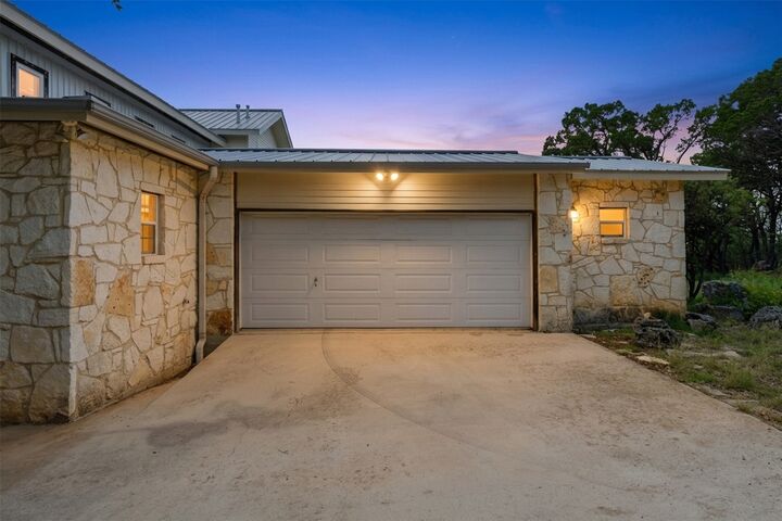 Property Photo:  700 Skyline Ridge Lookout Drive  TX 78676 