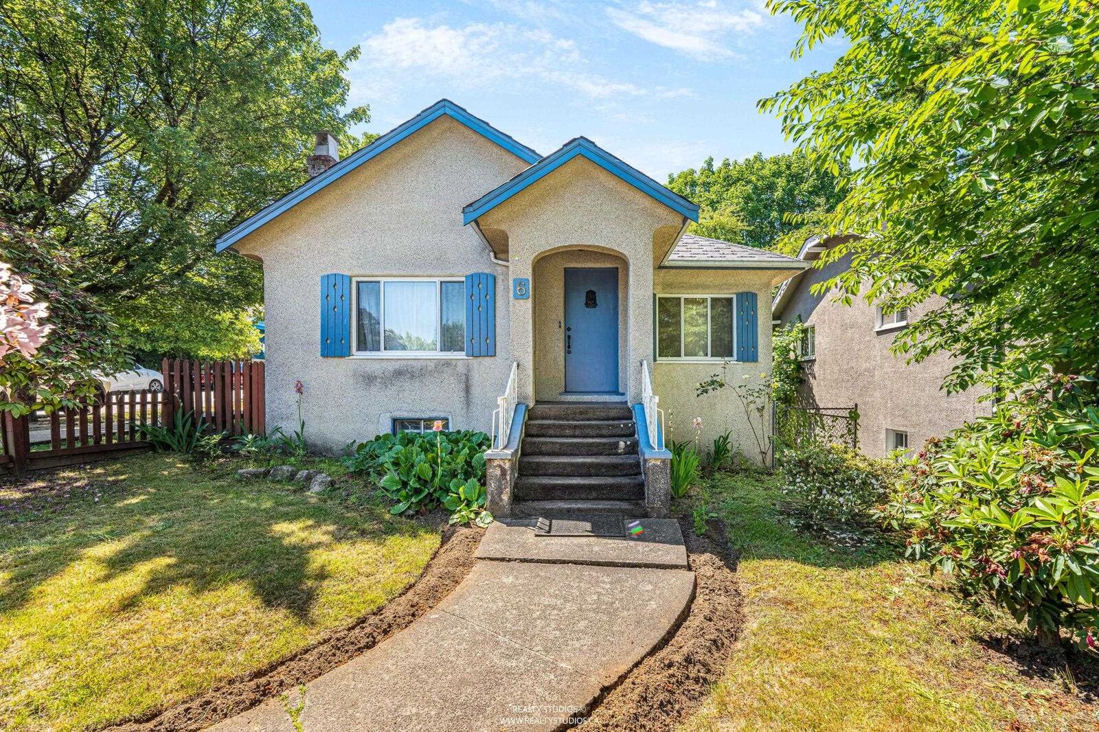Property Photo: 6 W King Edward Avenue BC V5Y 2H7