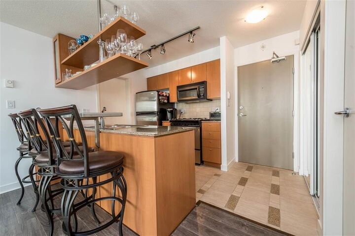 Property Photo:  1495 Richards Street 707  BC V6Z 3E4 
