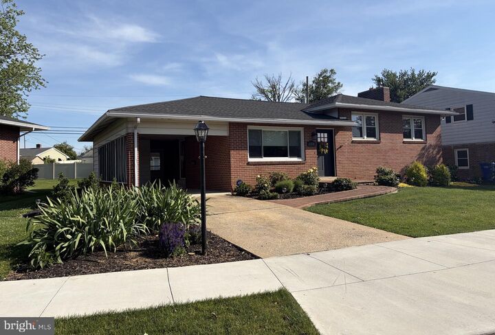 Property Photo:  604 Robert Street  PA 17055 