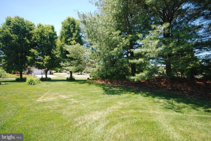 Property Photo:  1 Mayfaire Circle  NJ 08060 