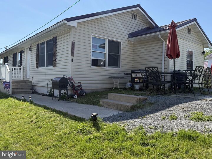 Property Photo:  667 Cromwell Street  PA 17243 