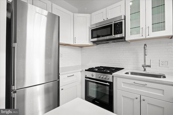 Property Photo:  3100 Wisconsin Avenue NW 406  DC 20016 